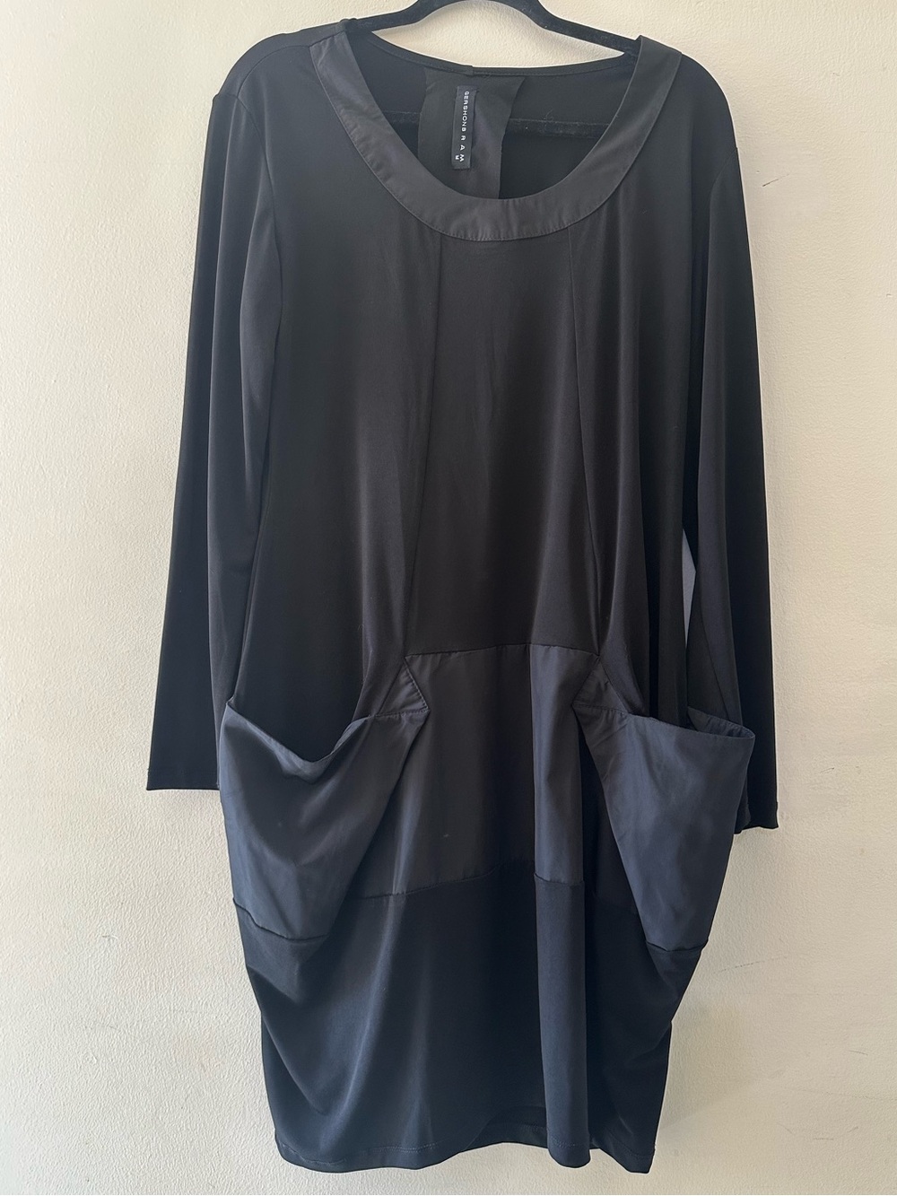 Gershonb R A M  Black Long Sleeve Pocket Tunic Dress